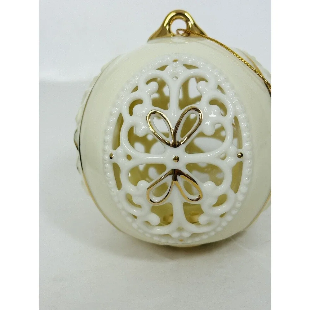 Elegant Round‎ Ivory & Gold Egg Ceramic Reticulated Christmas Ornaments By Ganz